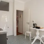 Sunny 3-bedroom Sao Bento Apartment