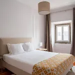 Sunny 3-bedroom Sao Bento * Lissabon
