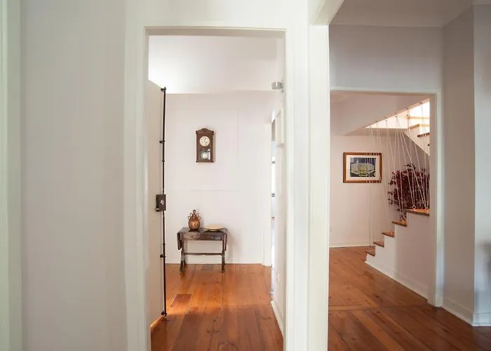 Sunny 3-bedroom Sao Bento * Lisbon